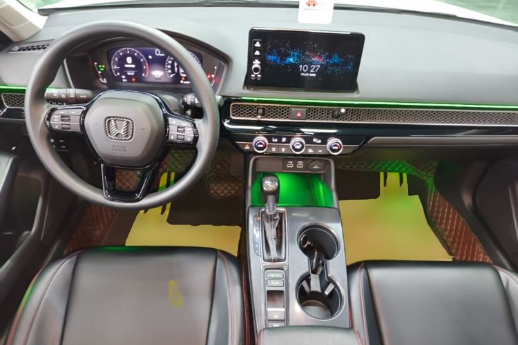 Used Honda Civic 2022 240TURBO CVT Dynamic Edition Center Console