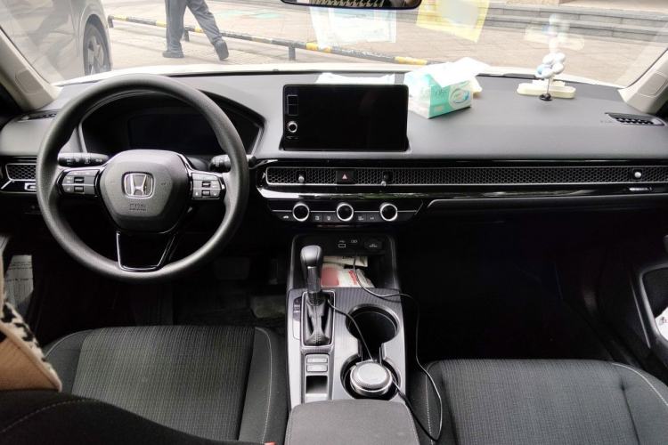 Used Honda Civic 2022 240TURBO CVT Dynamic Edition Center Console