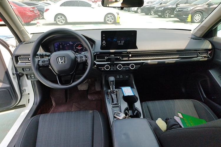 Used Honda Civic 2022 240TURBO CVT Dynamic Edition Center Console