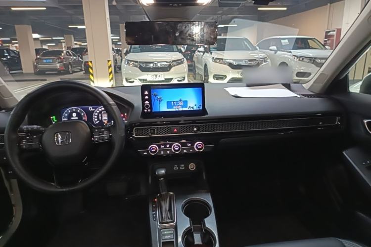 Used Honda Civic 2022 240TURBO CVT Dynamic Edition Center Console