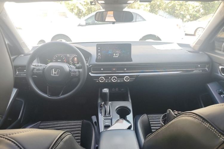 Used Honda Civic 2022 240TURBO CVT Dynamic Edition Center Console