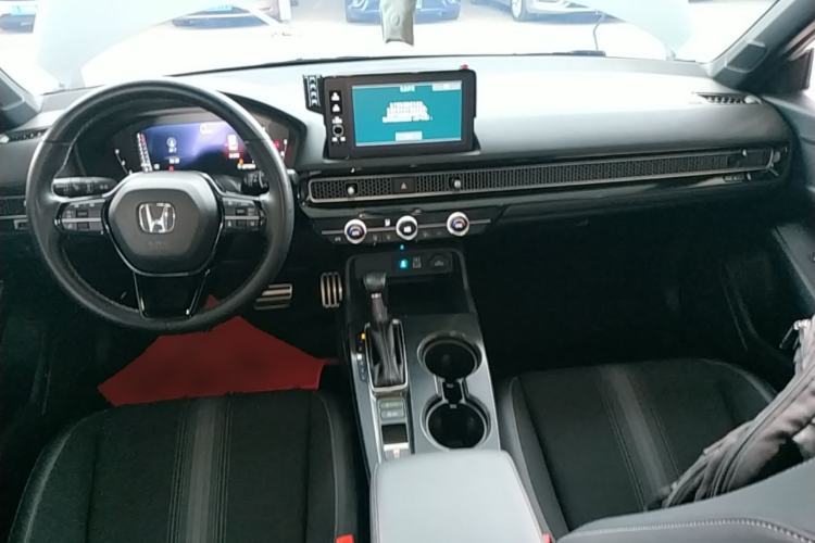 Used Honda Civic 2022 240TURBO CVT Dynamic Edition Center Console