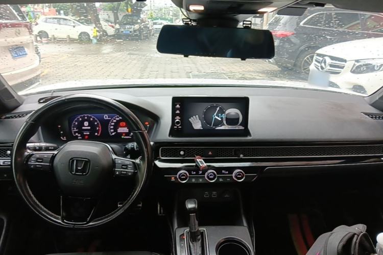 Used Honda Civic 2022 240TURBO CVT Dynamic Edition Center Console