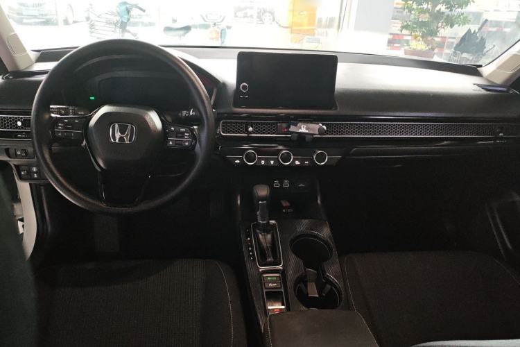 Used Honda Civic 2022 240TURBO CVT Dynamic Edition Center Console
