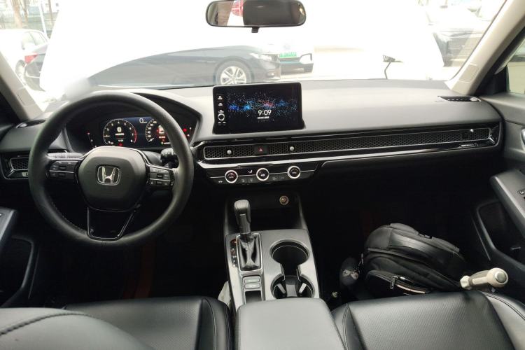 Used Honda Civic 2022 240TURBO CVT Dynamic Edition Center Console