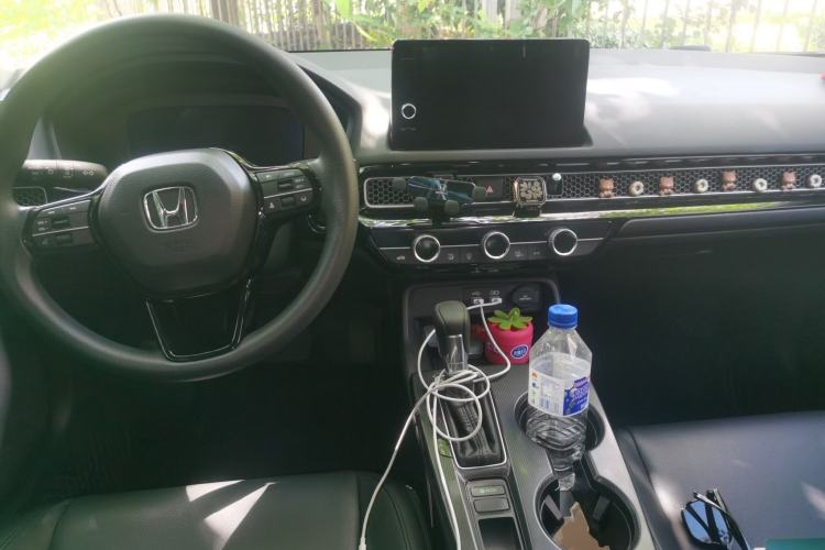 Used Honda Civic 2022 240TURBO CVT Dynamic Edition Center Console