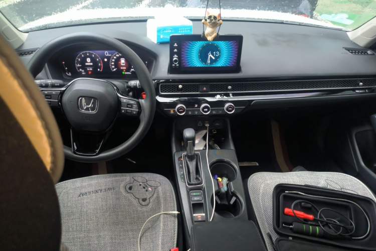 Used Honda Civic 2022 240TURBO CVT Dynamic Edition Center Console
