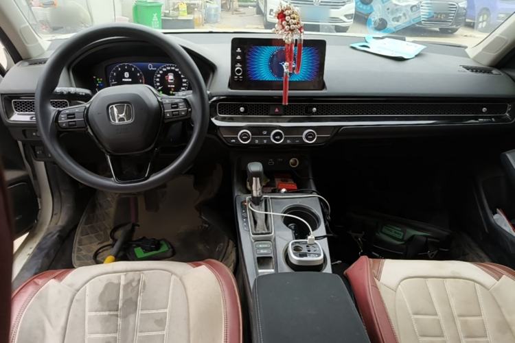 Used Honda Civic 2022 240TURBO CVT Dynamic Edition Center Console