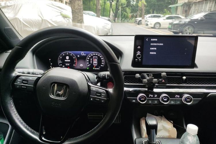 Used Honda Civic 2022 240TURBO CVT Dynamic Edition Center Console