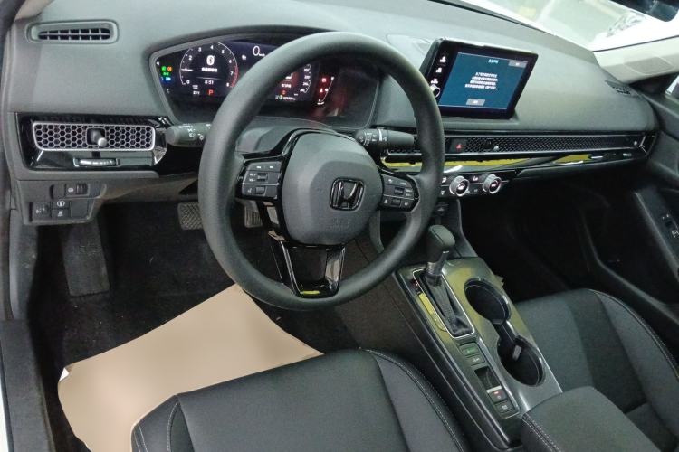 Used Honda Civic 2022 240TURBO CVT Dynamic Edition Center Console