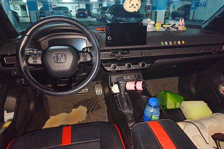 Used Honda Civic 2022 240TURBO CVT Dynamic Edition Center Console