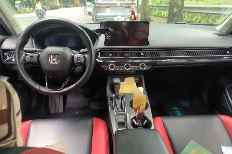 Used Honda Civic 2022 240TURBO CVT Dynamic Edition Center Console