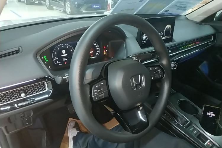 Used Honda Civic 2022 240TURBO CVT Dynamic Edition Center Console