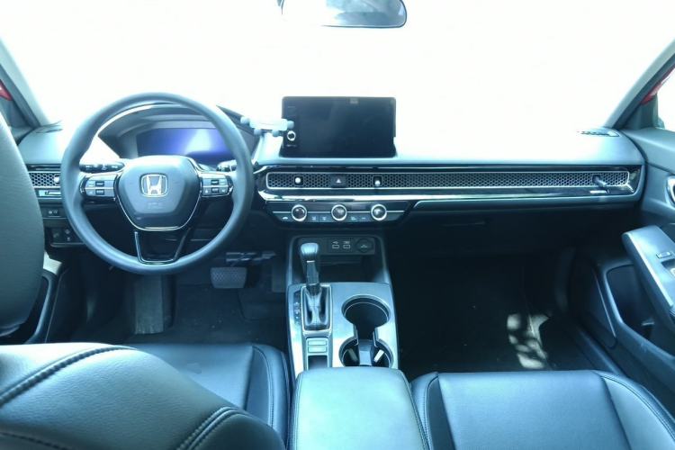 Used Honda Civic 2022 240TURBO CVT Dynamic Edition Center Console