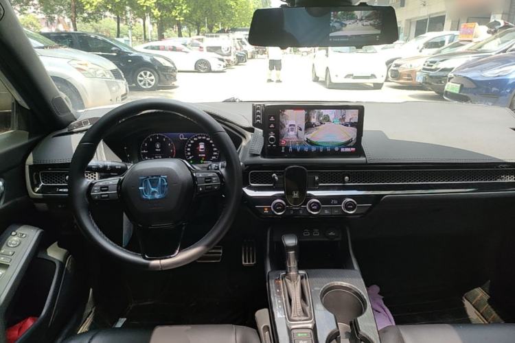 Used Honda Civic 2022 240TURBO CVT Dynamic Edition Center Console