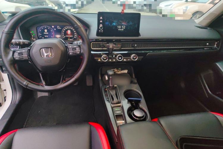 Used Honda Civic 2022 240TURBO CVT Dynamic Edition Center Console