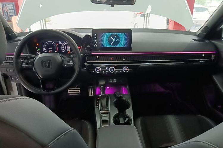 Used Honda Civic 2022 240TURBO CVT Dynamic Edition Center Console