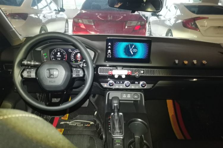Used Honda Civic 2022 240TURBO CVT Dynamic Edition Center Console