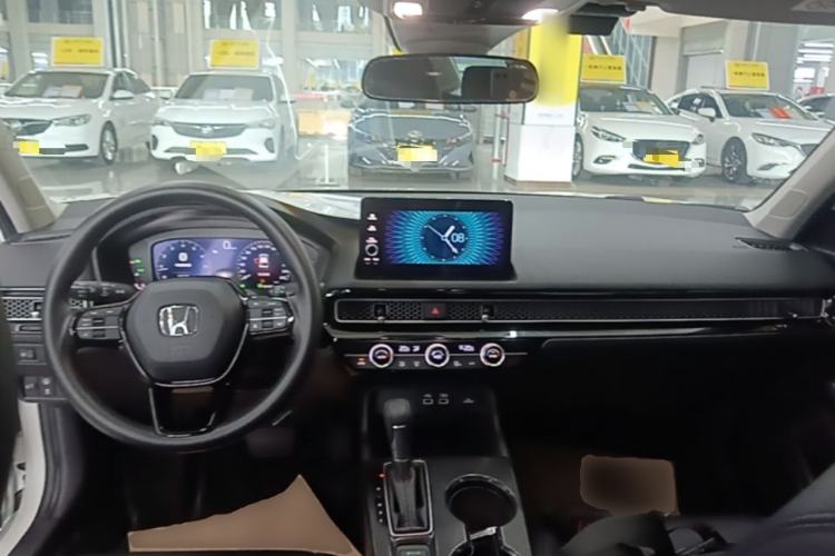 Used Honda Civic 2022 240TURBO CVT Dynamic Edition Center Console