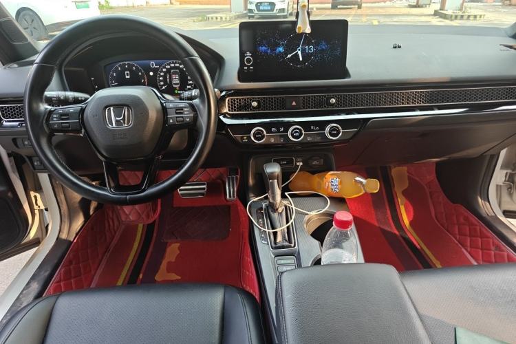 Used Honda Civic 2022 240TURBO CVT Dynamic Edition Center Console