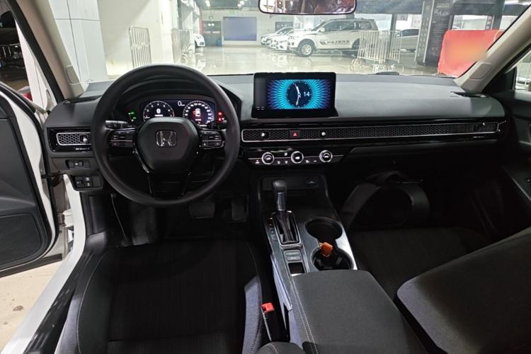Used Honda Civic 2022 240TURBO CVT Dynamic Edition Center Console