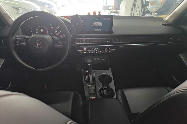 Used Honda Civic 2022 240TURBO CVT Dynamic Edition Center Console
