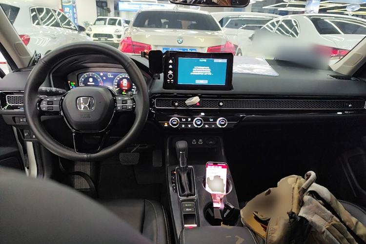 Used Honda Civic 2022 240TURBO CVT Dynamic Edition Center Console