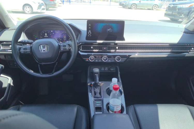 Used Honda Civic 2022 240TURBO CVT Dynamic Edition Center Console