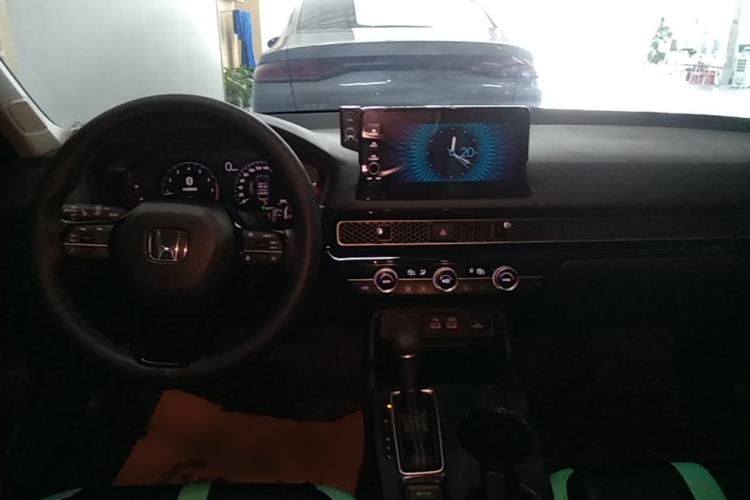 Used Honda Civic 2022 240TURBO CVT Dynamic Edition Center Console