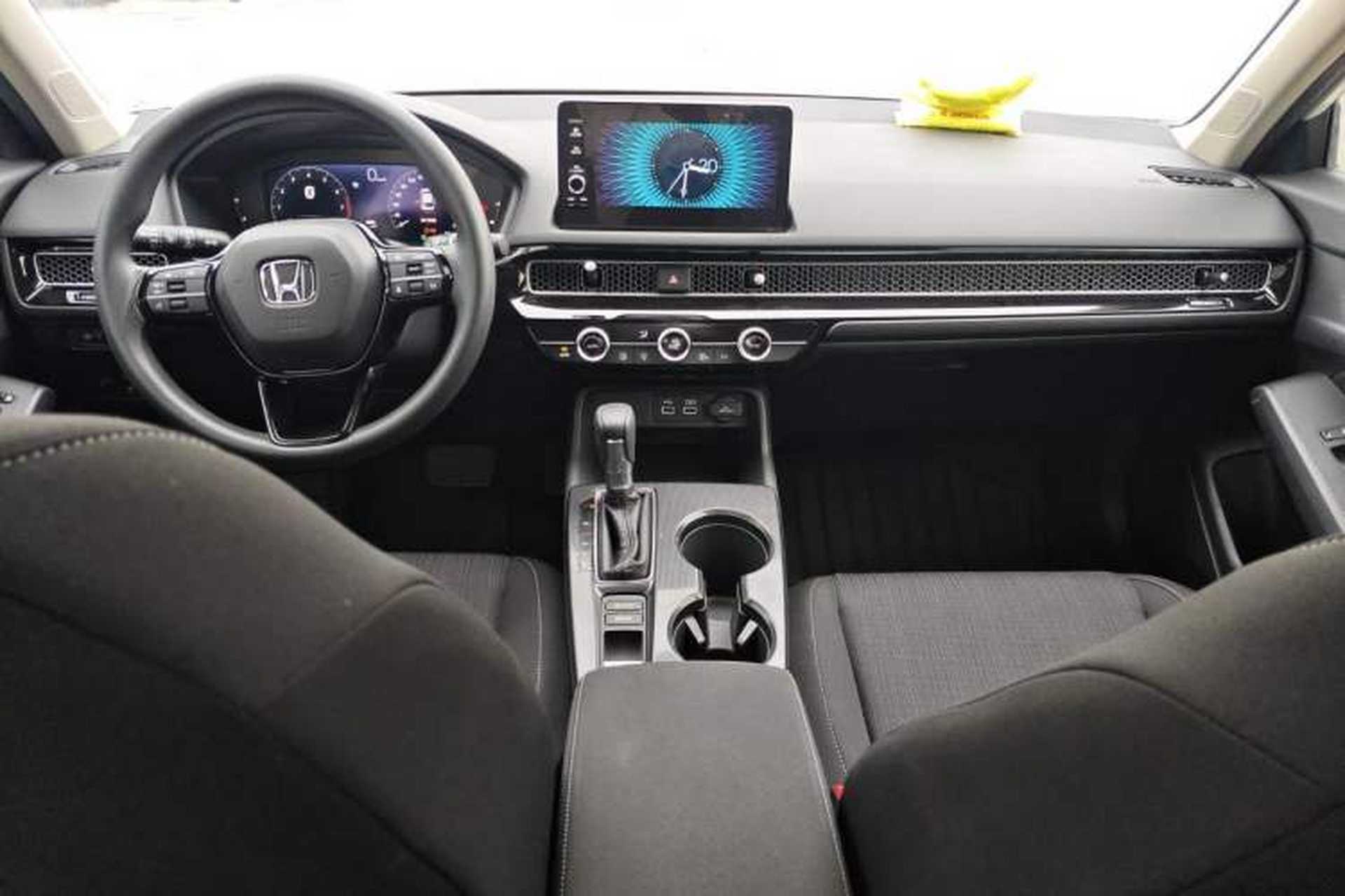 Used Honda Civic 2022 240TURBO CVT Dynamic Edition Center Console