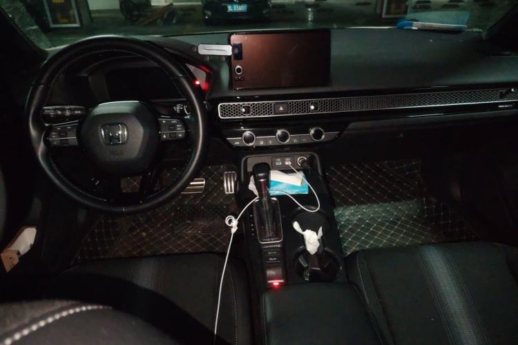 Used Honda Civic 2022 240TURBO CVT Dynamic Edition Center Console