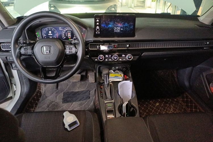 Used Honda Civic 2022 240TURBO CVT Dynamic Edition Center Console