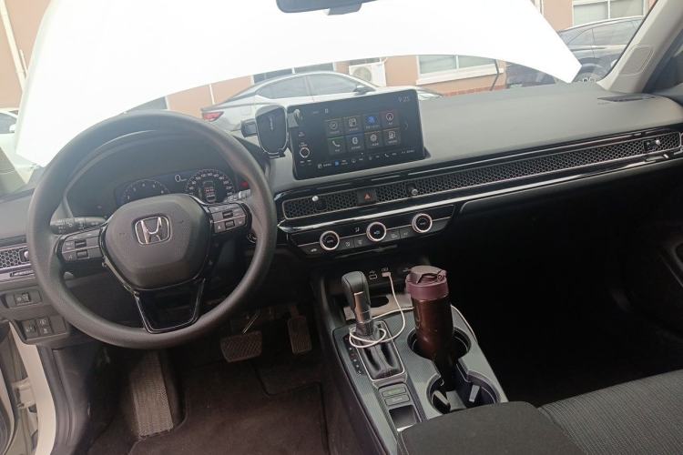 Used Honda Civic 2022 240TURBO CVT Dynamic Edition Center Console