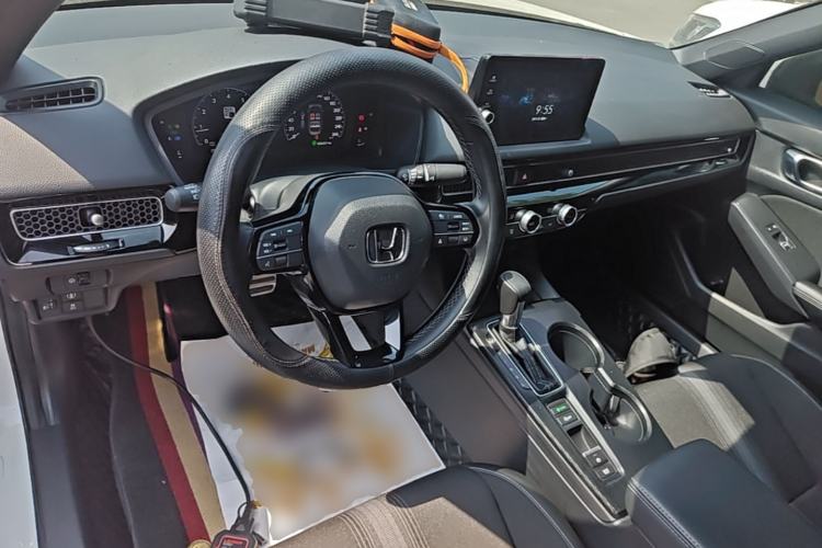 Used Honda Civic 2022 240TURBO CVT Dynamic Edition Center Console