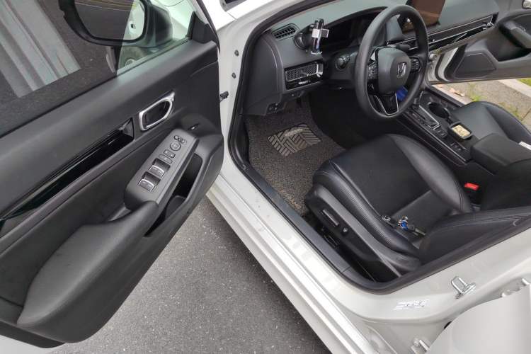 Used Honda Civic 2022 240TURBO CVT Dynamic Edition Driver Seat