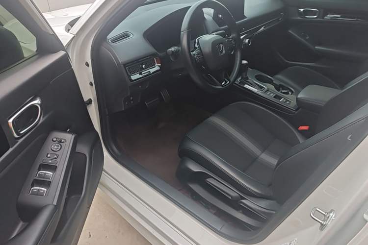 Used Honda Civic 2022 240TURBO CVT Dynamic Edition Driver Seat