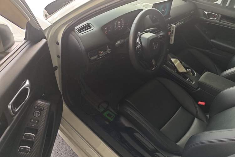 Used Honda Civic 2022 240TURBO CVT Dynamic Edition Driver Seat