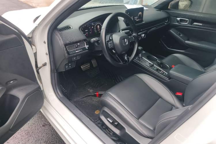 Used Honda Civic 2022 240TURBO CVT Dynamic Edition Driver Seat