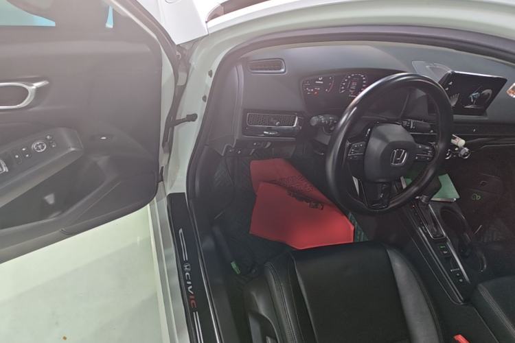 Used Honda Civic 2022 240TURBO CVT Dynamic Edition Driver Seat