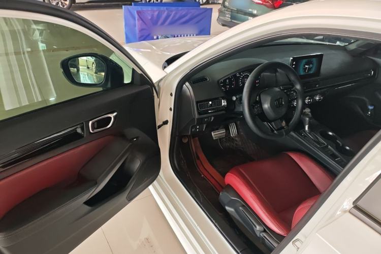 Used Honda Civic 2022 240TURBO CVT Dynamic Edition Driver Seat