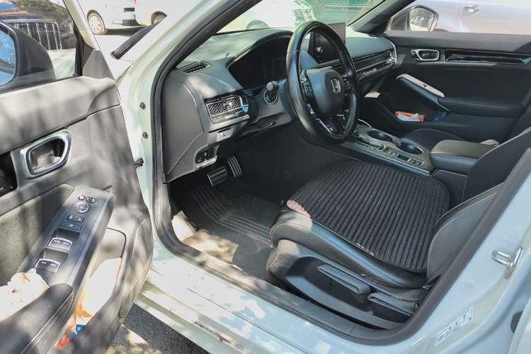 Used Honda Civic 2022 240TURBO CVT Dynamic Edition Driver Seat