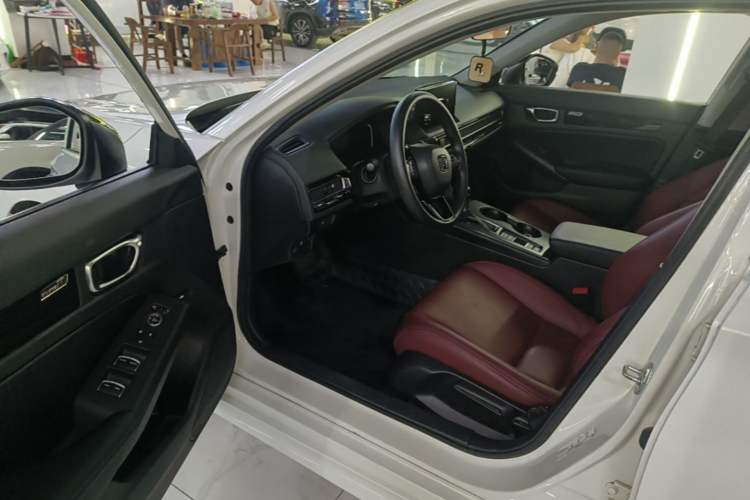 Used Honda Civic 2022 240TURBO CVT Dynamic Edition Driver Seat