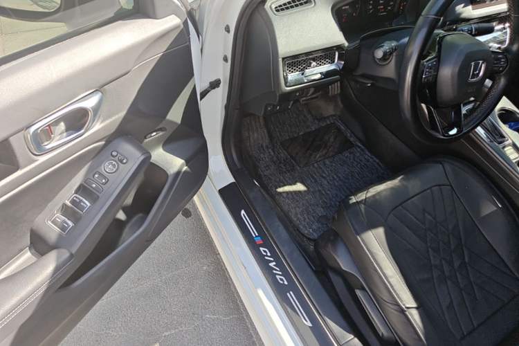 Used Honda Civic 2022 240TURBO CVT Dynamic Edition Driver Seat