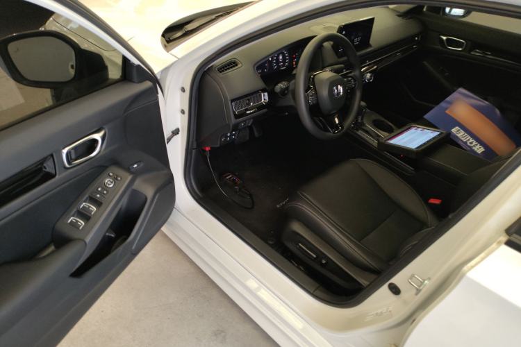 Used Honda Civic 2022 240TURBO CVT Dynamic Edition Driver Seat
