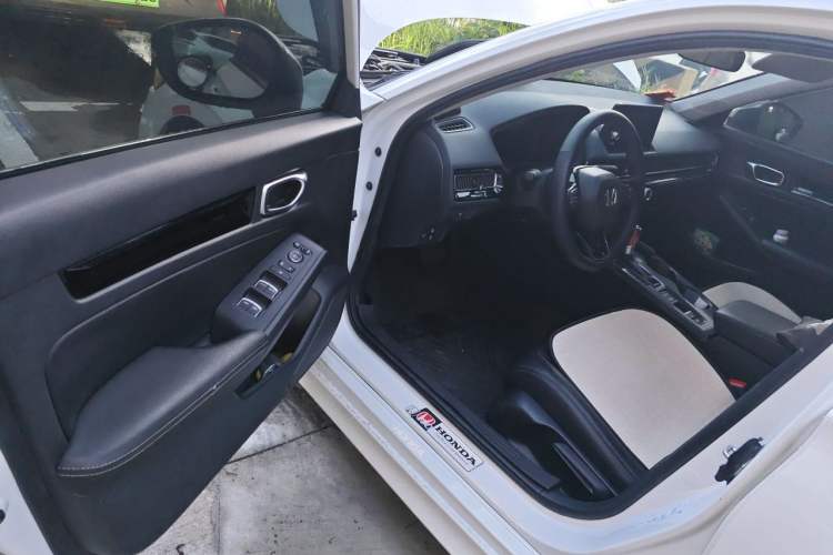 Used Honda Civic 2022 240TURBO CVT Dynamic Edition Driver Seat
