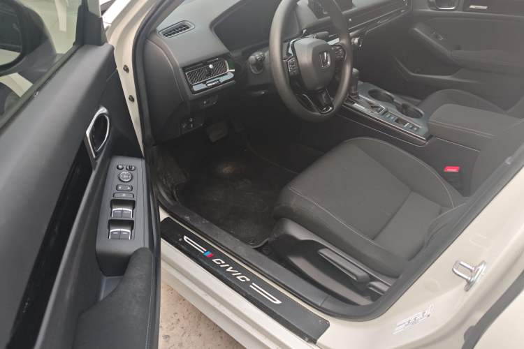 Used Honda Civic 2022 240TURBO CVT Dynamic Edition Driver Seat