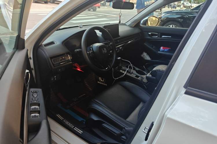 Used Honda Civic 2022 240TURBO CVT Dynamic Edition Driver Seat