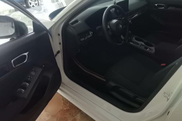Used Honda Civic 2022 240TURBO CVT Dynamic Edition Driver Seat