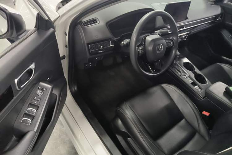 Used Honda Civic 2022 240TURBO CVT Dynamic Edition Driver Seat