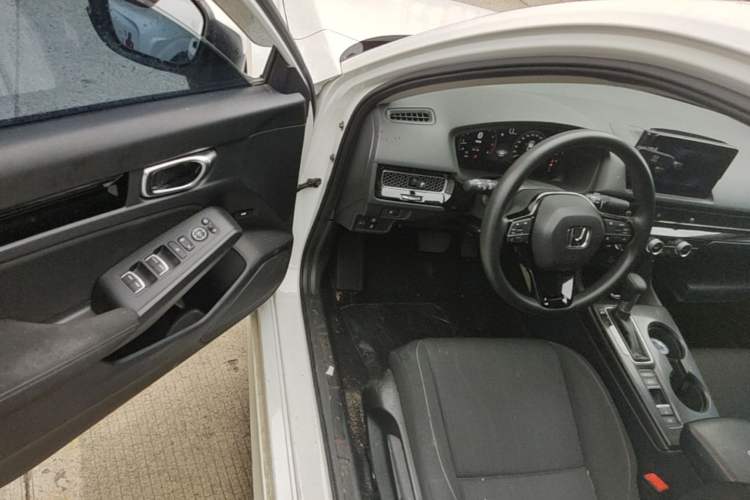 Used Honda Civic 2022 240TURBO CVT Dynamic Edition Driver Seat